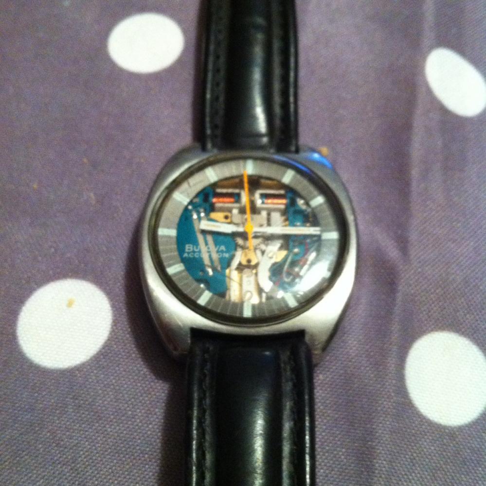 Bulova accutron riparazione 2025