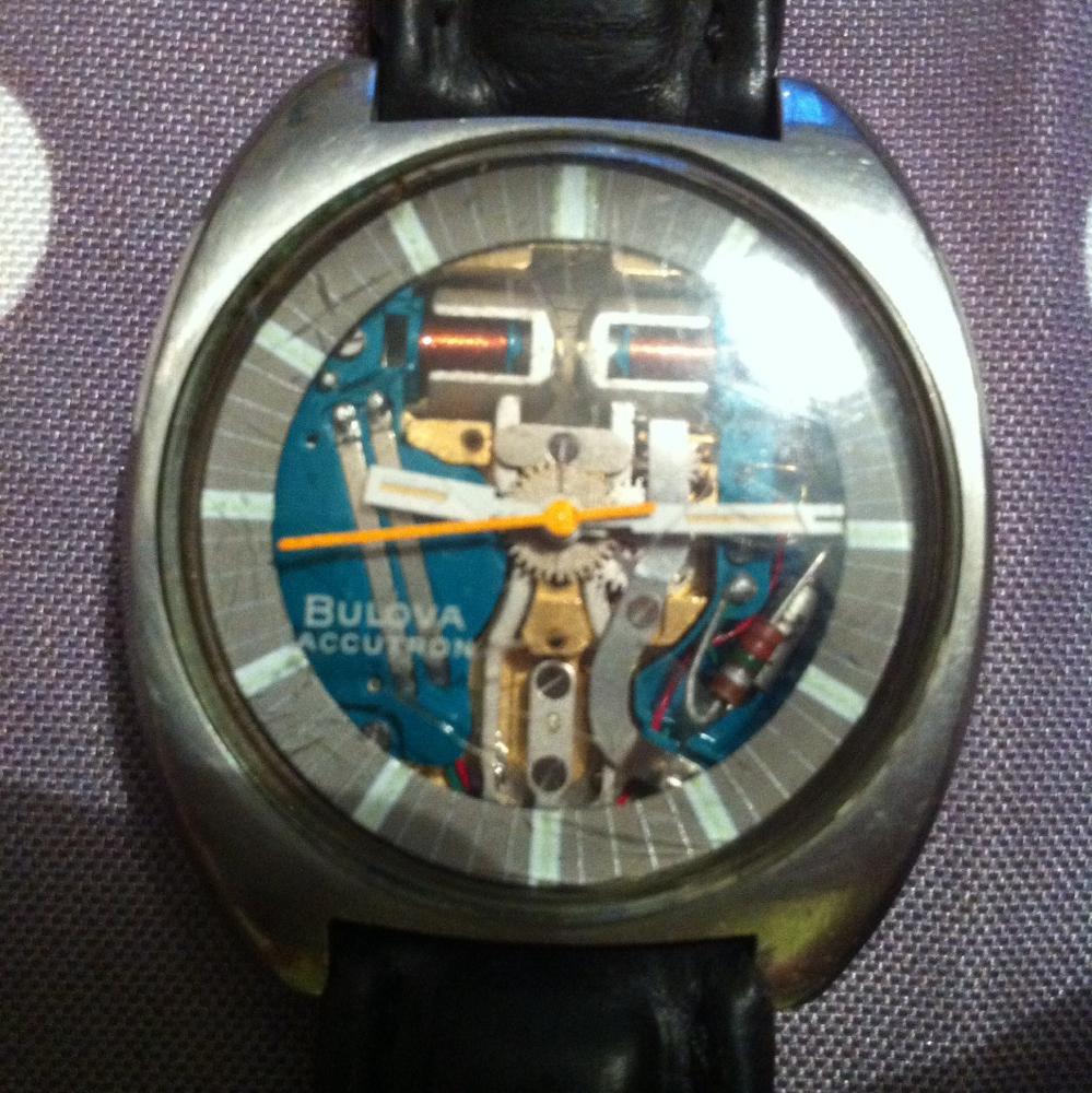 Bulova accutron riparazione outlet