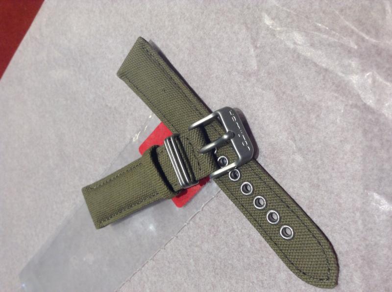 Vendo cinturino (nuovo) verde militare per orologio Hamilton