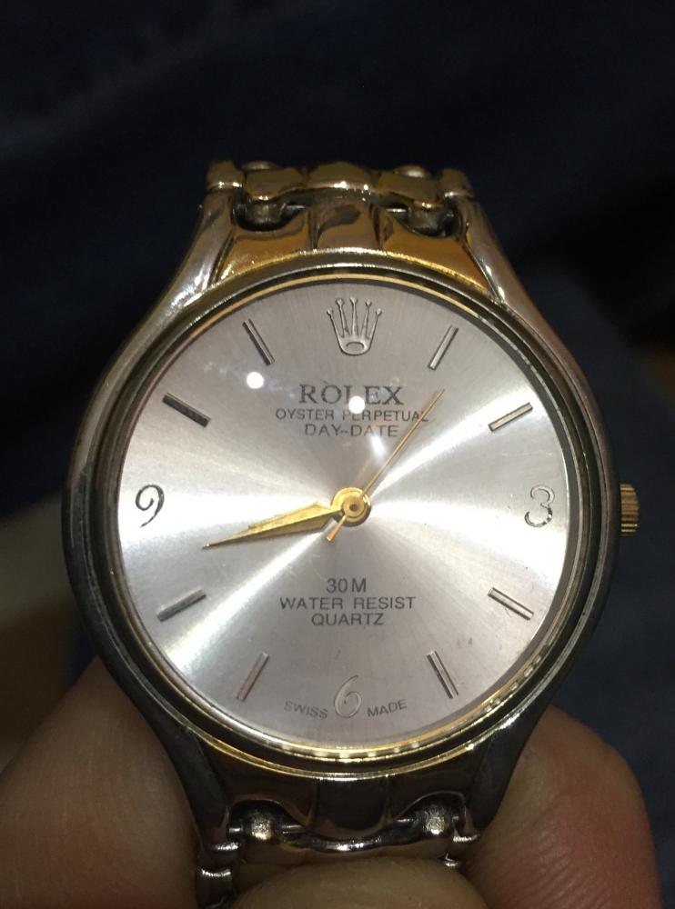 Rolex Oyster Perpetual, Quartz???