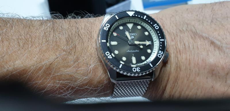 seiko 5 suits style