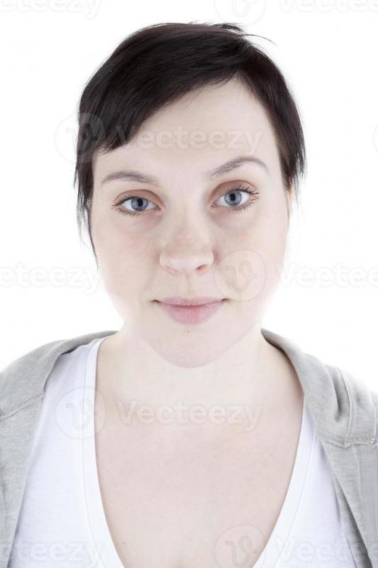 939292-ordinario-girl-in-felpa-on-white-background