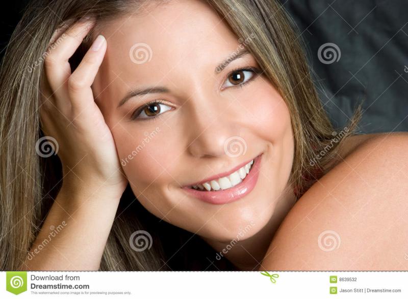 mulher-de-sorriso-lindo-8639532