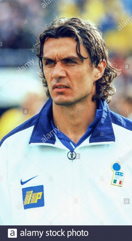 paolo-maldini-ex-professionista-italiano-footballe