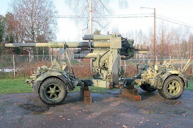 8,8-cm-Flugabwehrkanone_37.8.8_cm_anti-aircraft_ca